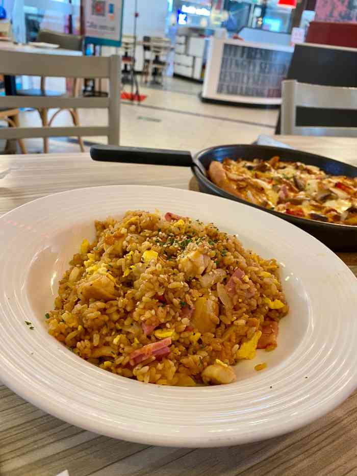 必胜客(东坝金隅嘉品mall店)-"这家必胜客在金隅嘉品mall的二层,位置.