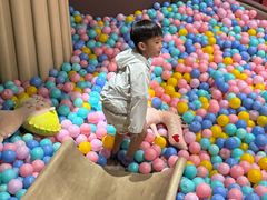 -水桶王国主题餐厅·聚会·生日派对·亲子活动·家庭套餐(亚龙湾希尔顿店)