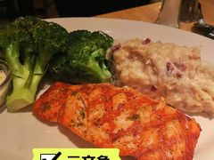 -The Cheesecake Factory(baldwin avenue)