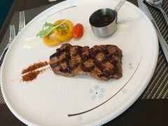 -悦享绿山墙西餐厅