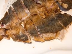 金牌蒜香鲈鱼-乾州食府(小雁塔店)