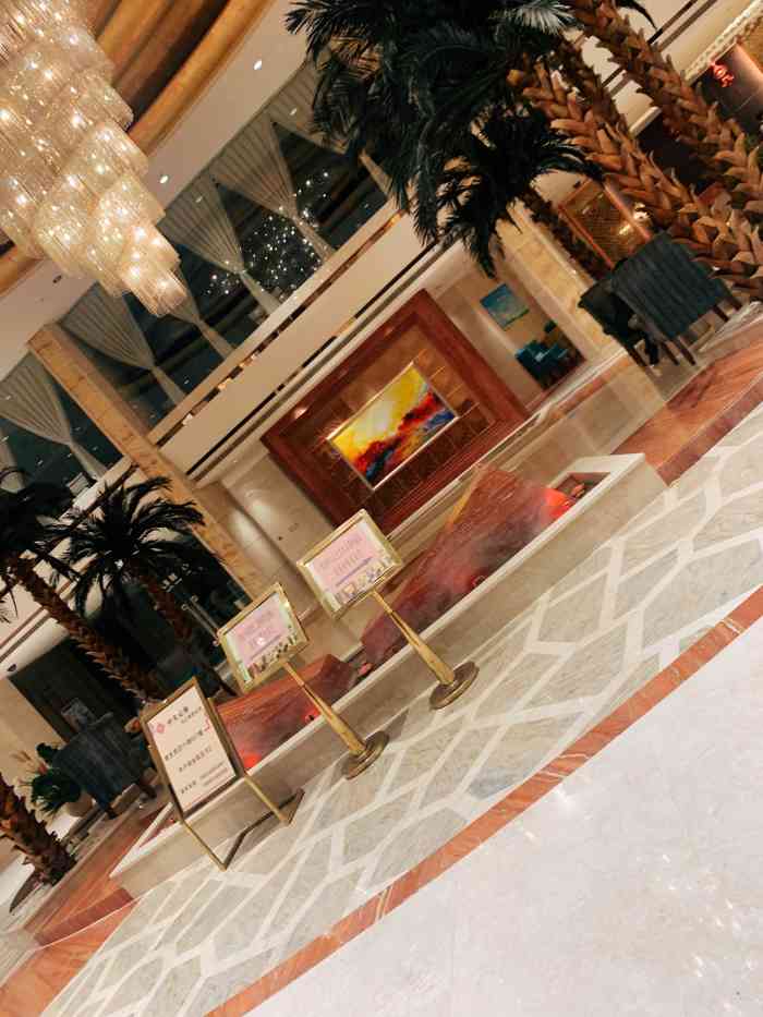 三隆春天酒店餐厅-"最近周末在这里参加的喜宴,菜色挺齐全的,.