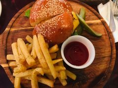 -羽深肉铺 Steak & Wine