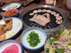 -明洞阿姨·韩式酱蟹烤肉·创意料理(三元桥店)