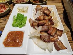 烤五花肉生菜-京玉菲饭店(李村店)