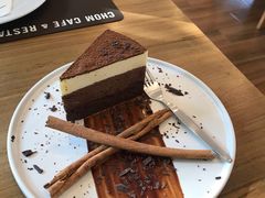 -Chom Cafe and Restaurant