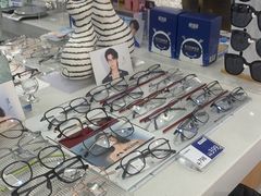 -视野联行眼镜·蔡司·依视路(省体育馆店)