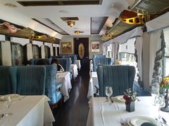 靠窗位-火车头法国西餐厅