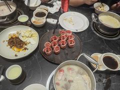 -红鼎豆捞·非遗鲍皇汤火锅(宝丰路店)