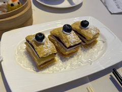 芝士蓝莓拿破仑酥拼水果-利苑(环贸iapm店)