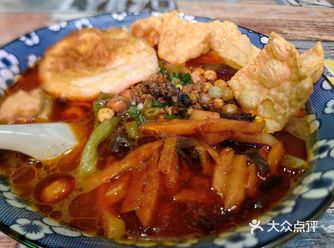 好久没逛龙湖天街，过来护肤完旁边有家螺狮粉
