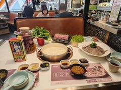 -洪氏嗨捞·猪肚鸡火锅(阳光天地店)