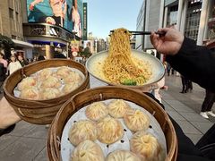 -馋三尺蟹粉小笼(人民广场店)