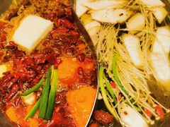 -沸炉重庆老火锅(军事博物馆店)