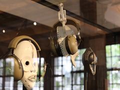-Nathalie Djurberg与Hans Berg“牛皮纸包裹的月亮”-Prada荣宅当季展览