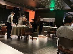 -左庭右院鲜牛肉火锅黑金店(陆家嘴中心店)