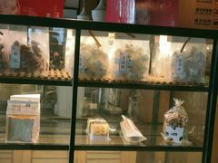 面包甜点陈列柜-东园小馆·早茶·淮扬小炒(江都路店)