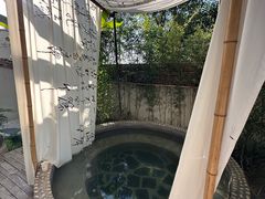 -悟空山宿陨石私汤温泉酒店(神舟大道地铁站店)