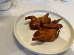 玻璃皮润烧乳鸽-北京厨房(西安SKP店)