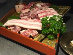-铭牛烧肉·和牛海鲜自助(高新月牙湖店)