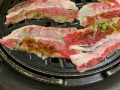 柠檬香草黑椒牛五花-小米烤肉-泥炉炭烤(常营店)