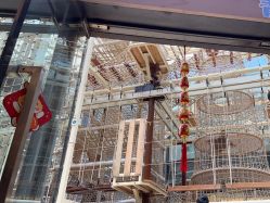 -PIPIKINGDOM皮皮王国欢乐号(欢乐海岸购物中心店)