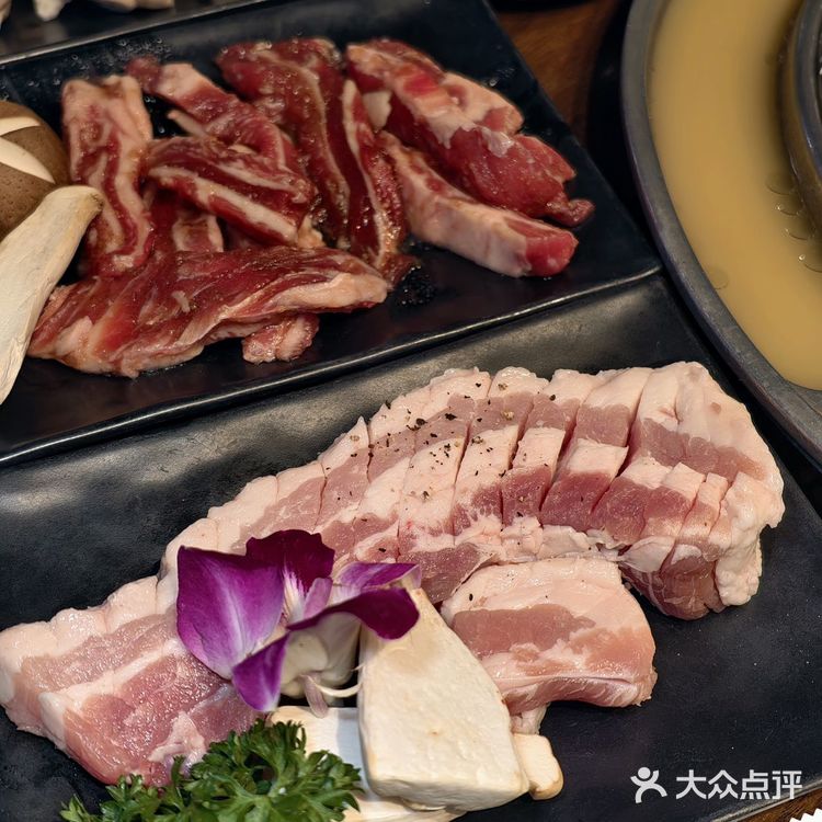 不开玩笑!上海明星食堂烤肉店…