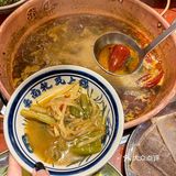 是从曲靖富源空运过来的酸萝卜丝，还有新平酸菜发酵而来