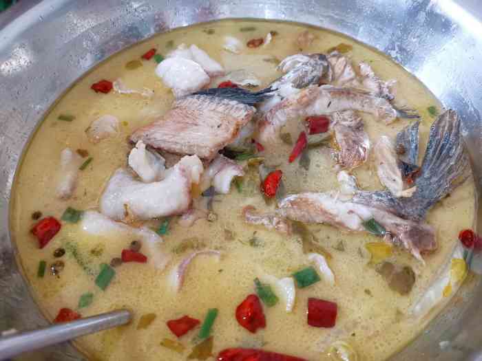 李记酸菜鱼(茶市路店)-"位于茶市的一家很有名的酸菜鱼小店,去迟了.