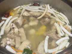 -喃喃椰·糟粕醋·椰子鸡火锅(七堡花园店)