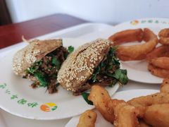 烧饼夹牛肉-护国寺小吃(地安门店)