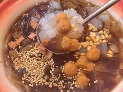 -爆炸头阿姨小四川正宗川味小吃(无任何分店)
