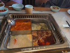 -巴渝瓦肆重庆鲜火锅(宝龙环湖店)