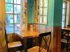 靠窗位-摇滚披萨(长春街店)