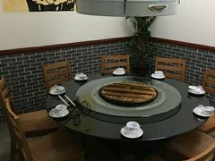 -铁锅炖灶台鱼老三炖鱼馆