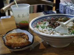 -鑫花溪牛肉米粉(人民广场店)