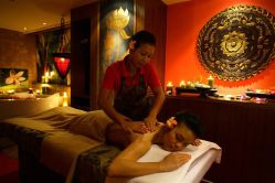 -蕾蕾美颜美容美体