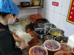 -不起眼麻辣烫凉皮店