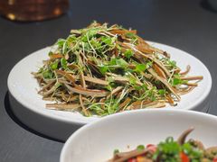香椿苗拌黑豆皮-向川南·水煮鱼·川菜(和平里店)