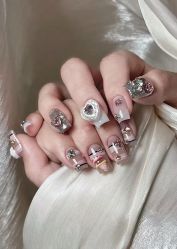 -安吉拉·纤纤玉指美甲美睫创意中心