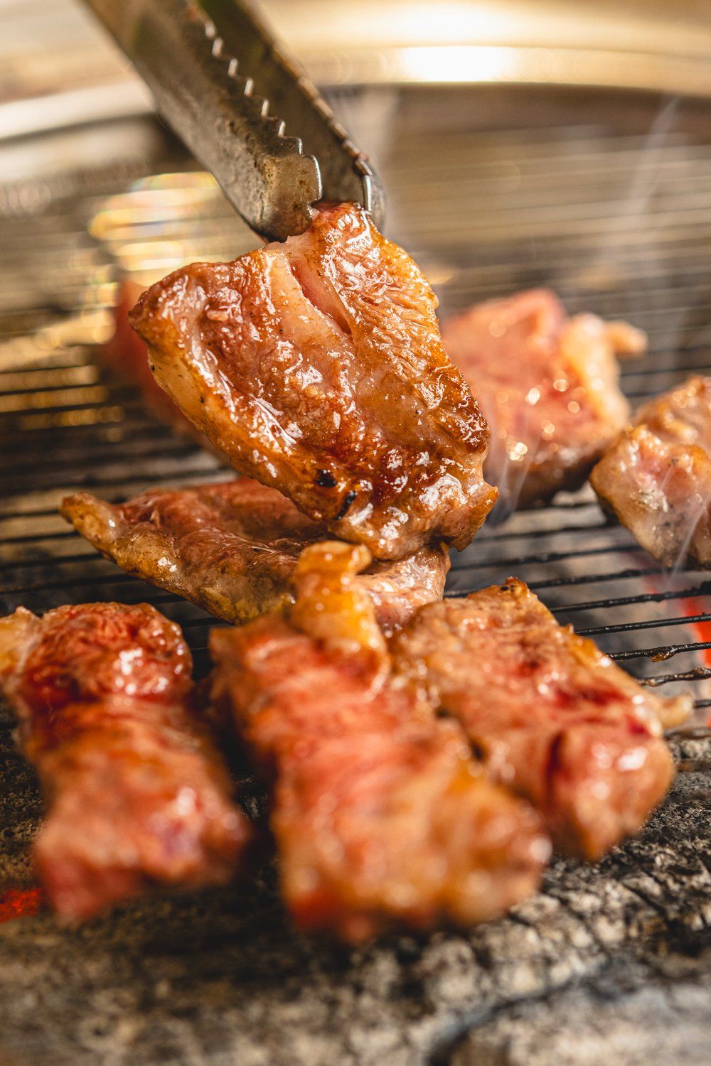 炭烤香气扑鼻烤肉的诱惑