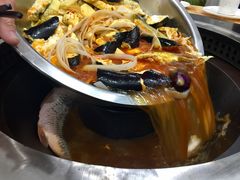 -粘豆包柴火铁锅炖