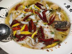 -江渔儿酸菜鱼·拔草餐厅(虎门君乐汇店)