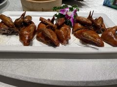 石岐乳鸽-轩记海鲜餐厅·四十五年老字号·经典粤菜(西区彩虹店)