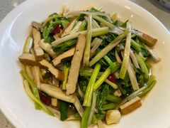 香干芹菜炒油渣-农家大院(纪王店)