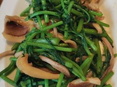 笔管鱼小白菜-开海·红岛海鲜虾水饺(石老人店)