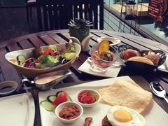 -三亚湾海居铂尔曼度假酒店