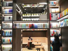 -钟书阁(群光广场店)