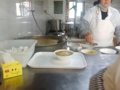 -罗卜李包子羊肉汤