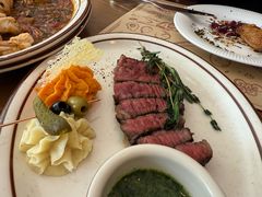 -Mark&Mars Restaurant